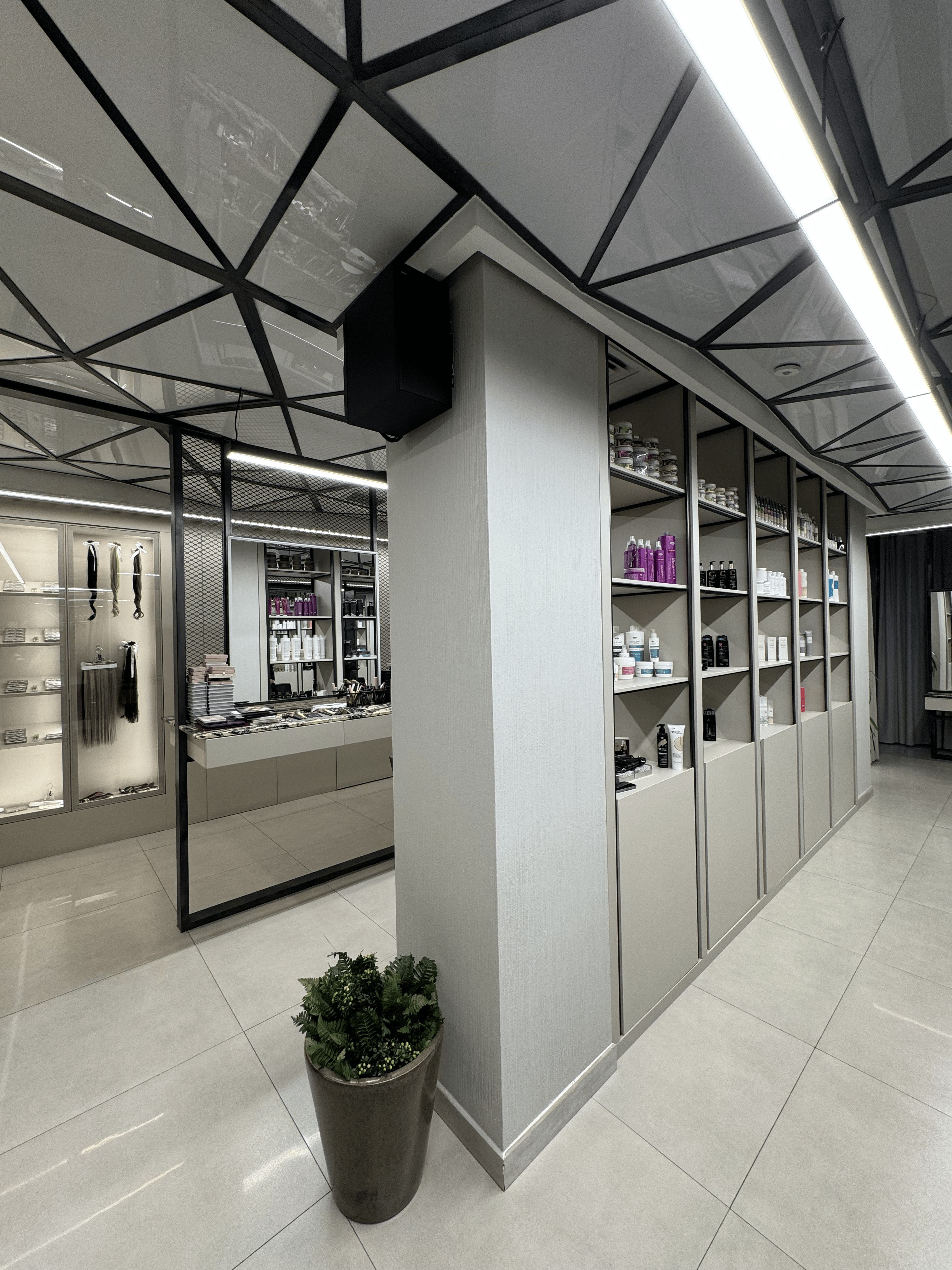 NJOMZA Salon Interior